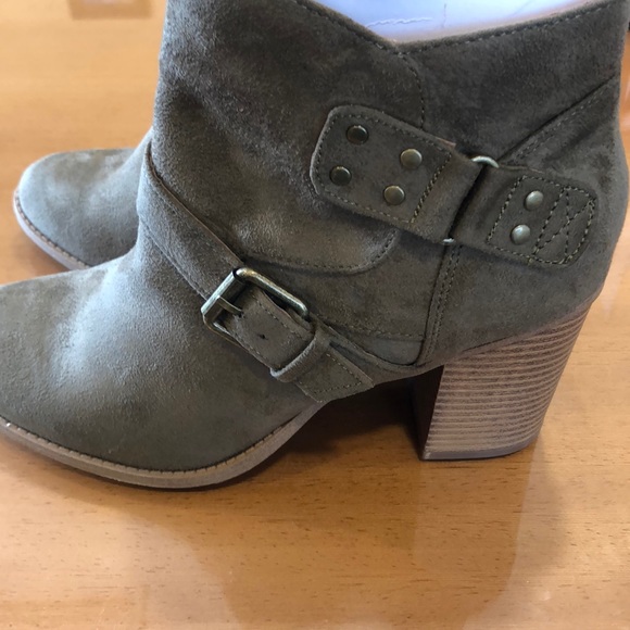 NWOB X2B Booties, Size 8 - Picture 6 of 6